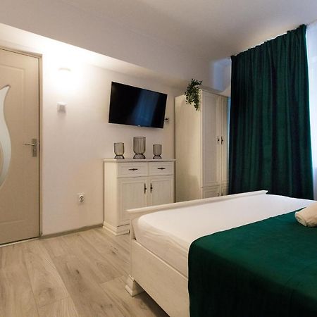 Best Room Бухарест Экстерьер фото